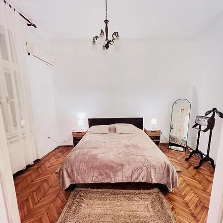 Enjoy City Center Apartment *